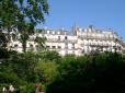  immeubles au dessus de la verdure du parc du Luxembourg